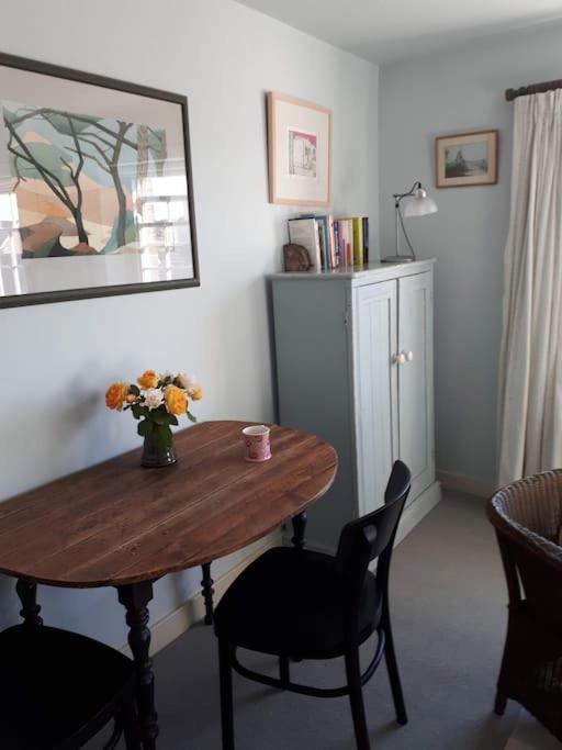 No. 27'S Self-Catering Flat For A Memorable Break. Apartamento Bridport Exterior foto